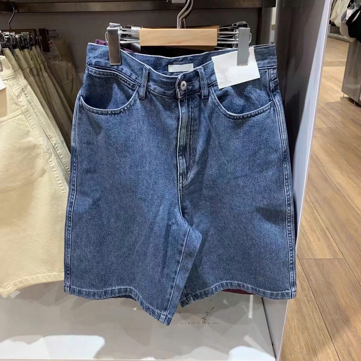Quần Shorts Ngố Jean Mềm Uniqlo