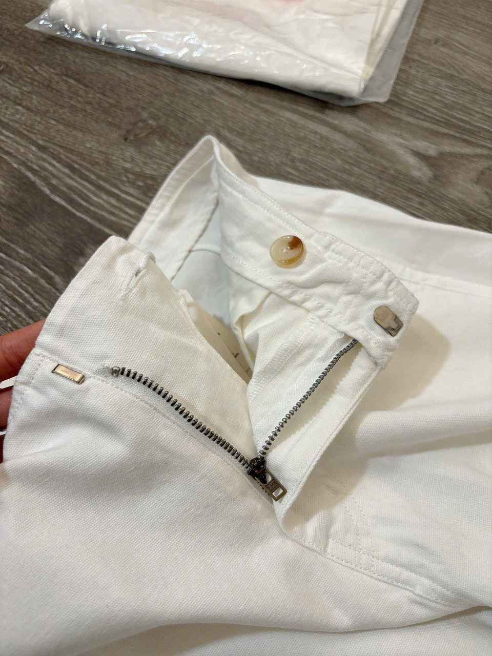 Quần Suông Trắng Uniqlo