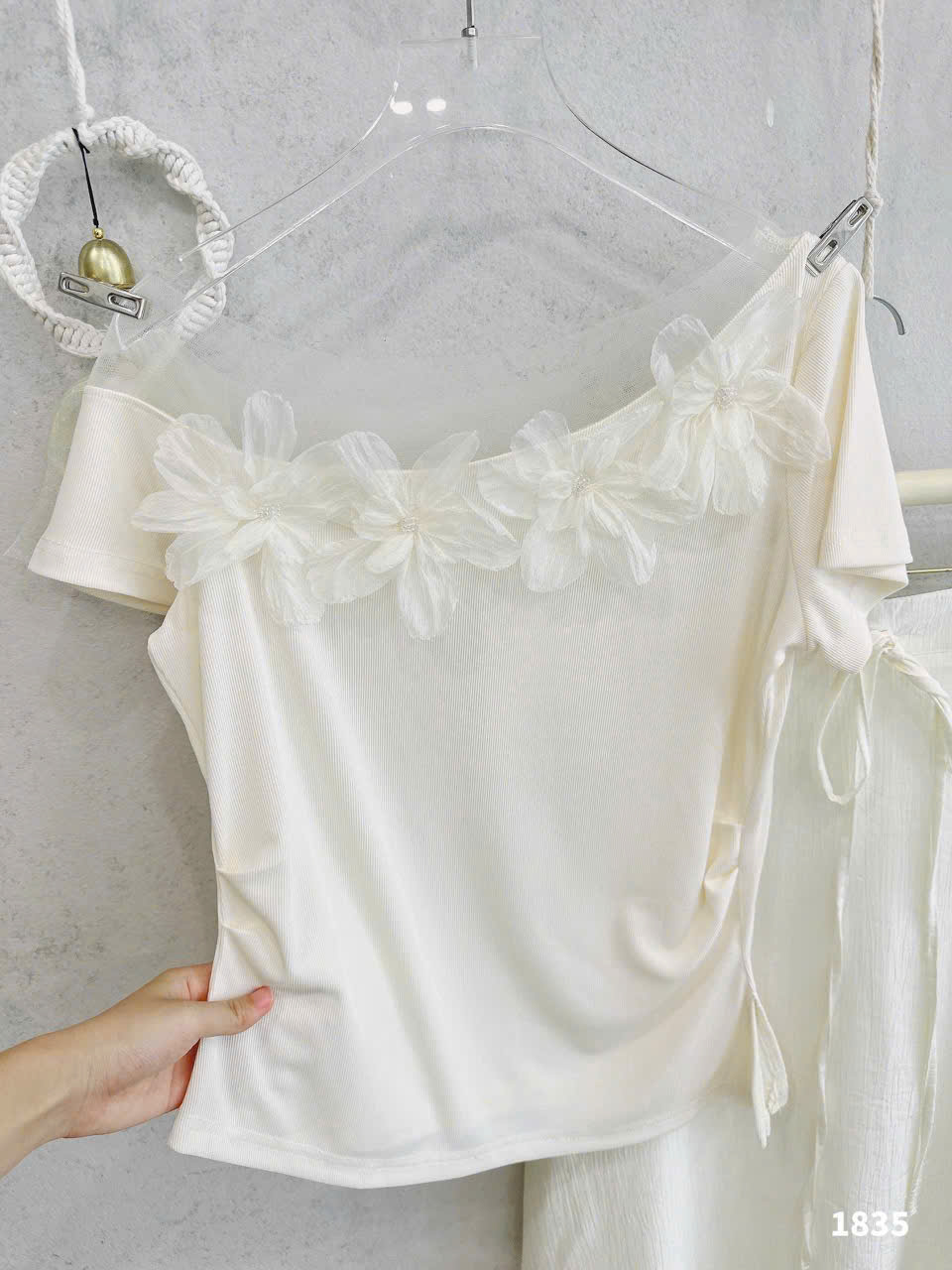 Sét Áo Đính Hoa và Chân Váy