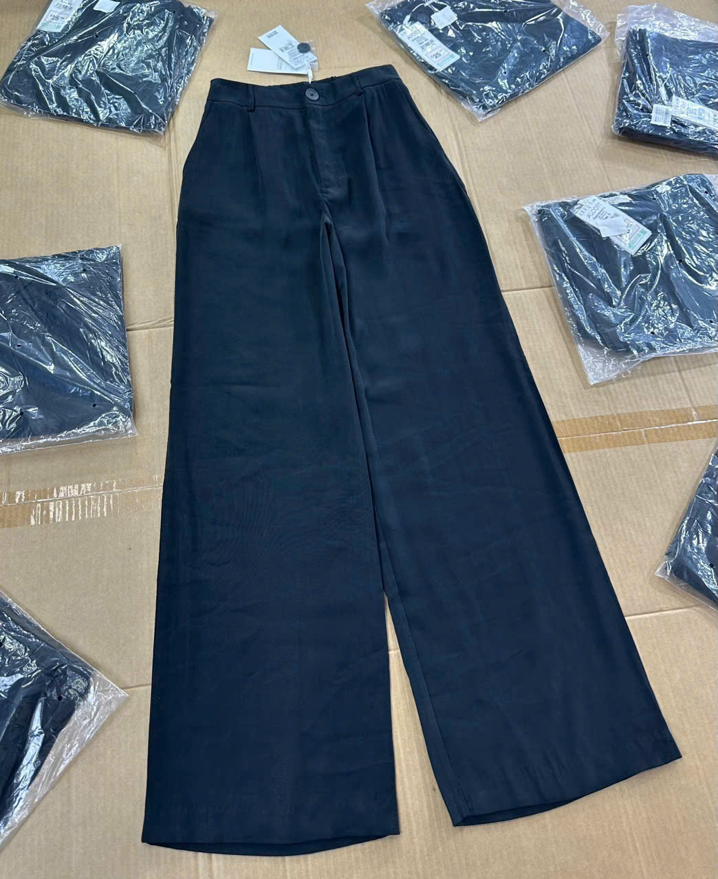 Quần Ống Rộng Alcot