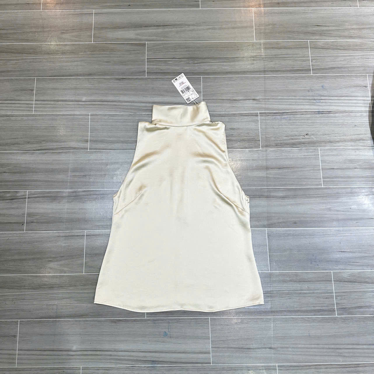 Áo Lụa Cổ Cao Mango