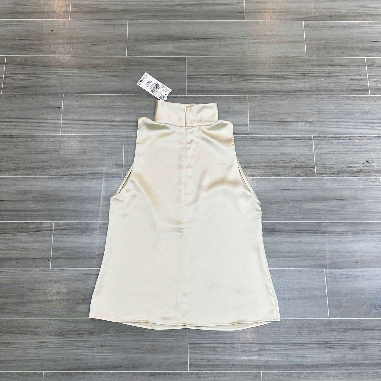 Áo Lụa Cổ Cao Mango