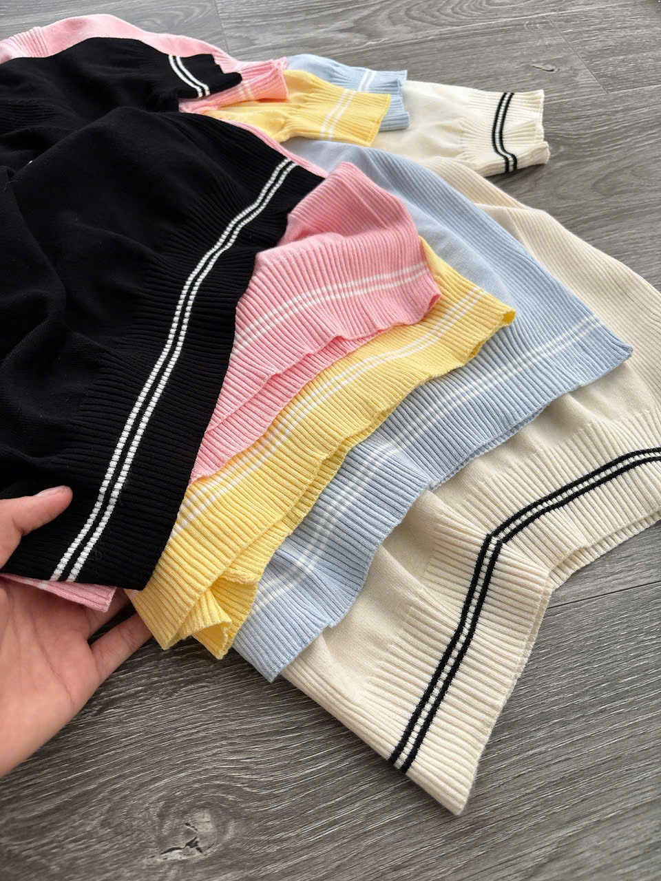 Áo Dệt Kim Lacoste Viền Cổ
