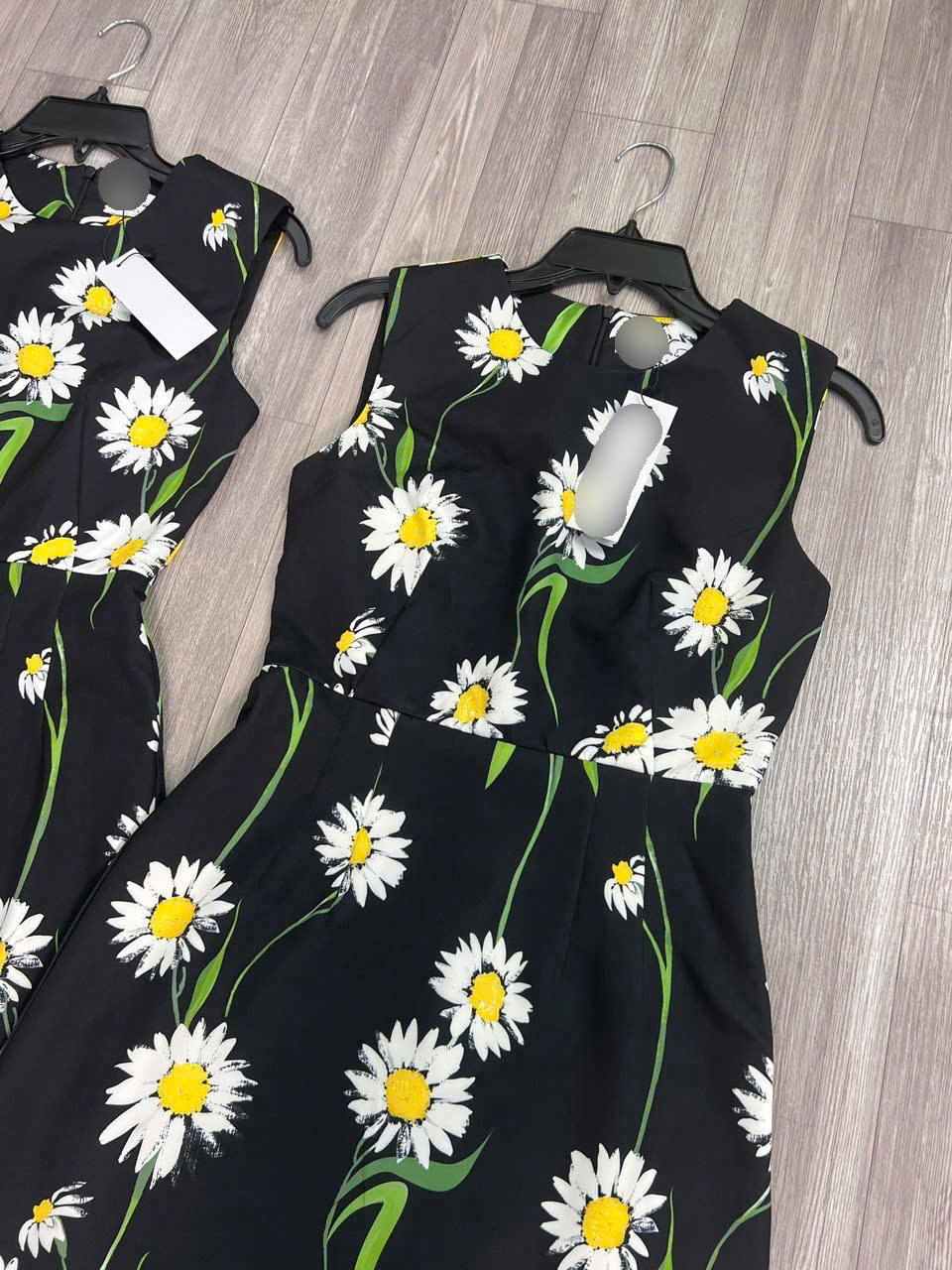 Đầm Hoa Sát Nách Oscar