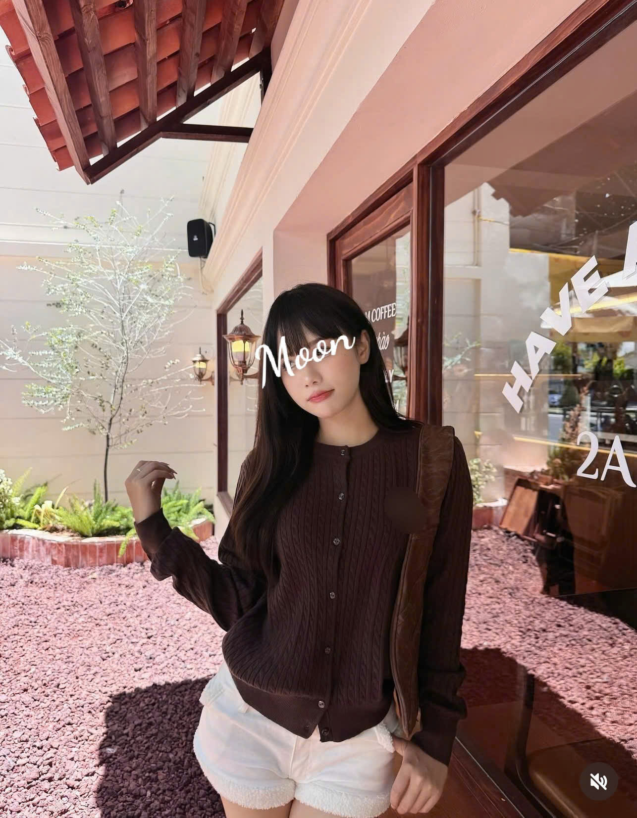 Áo Cardigan Màu Nâu Đậm Whoau