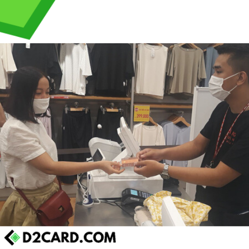 Dùng thẻ Sacombank được hoàn 50% khi mua sắm tại Uniqlo Vincom Center Landmark 81