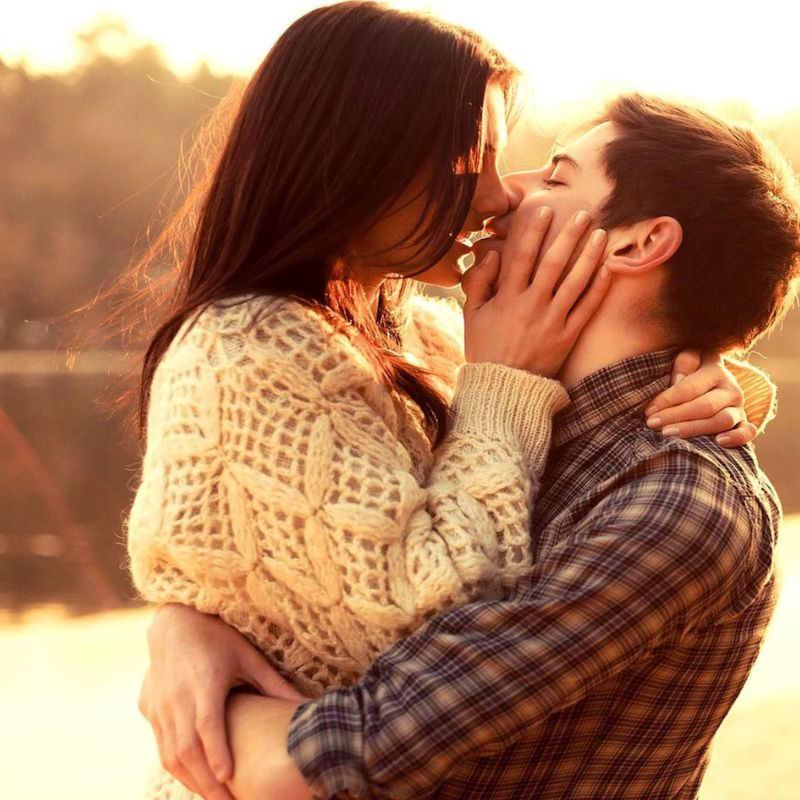 Nguy Cơ Lây Sùi Mào Gà Khi Hôn: Điều Nhiều Người Chủ Quan