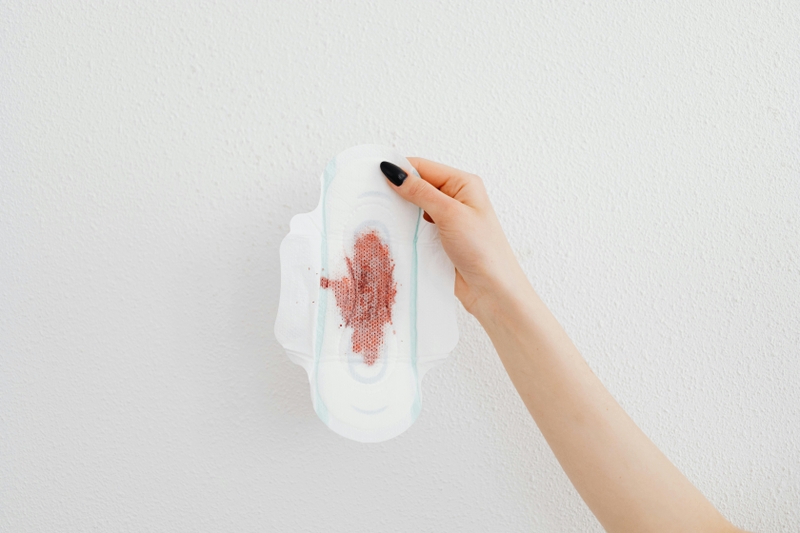 Bị Rong Kinh Sau Khi Quan Hệ: Chảy Máu Bình Thường Hay Dấu Hiệu Bệnh Phụ Khoa?