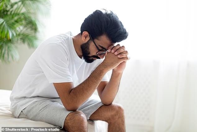 Biểu hiện của đàn ông lâu ngày không quan hệ: Bạn có để ý những dấu hiệu này không?