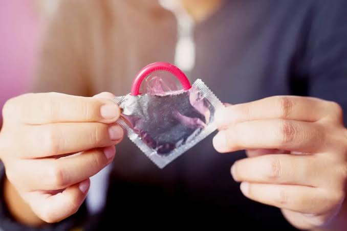 Chất Bôi Trơn Trong Bao Cao Su Có Gây Hại Không? Sự Thật Và Lưu Ý Quan Trọng