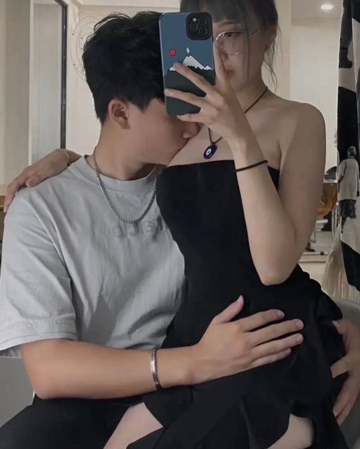 Giải mã bí ẩn: Sở thích tình dục do di truyền hay rèn luyện mà có?