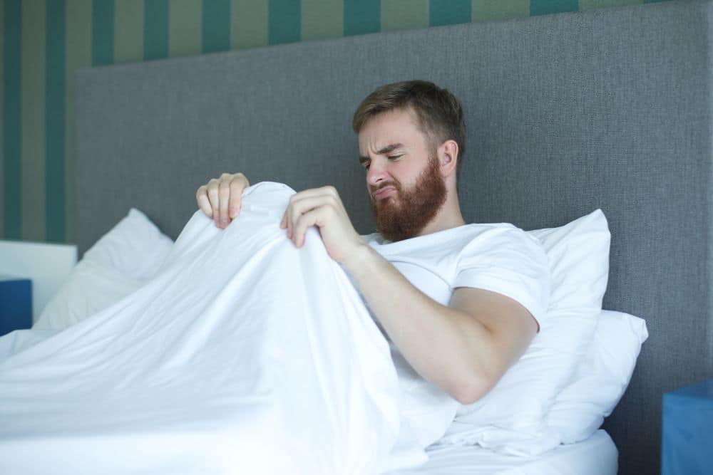 Tại sao dương vật chào cờ vào buổi sáng? Không chào cờ có phải không bình thường?