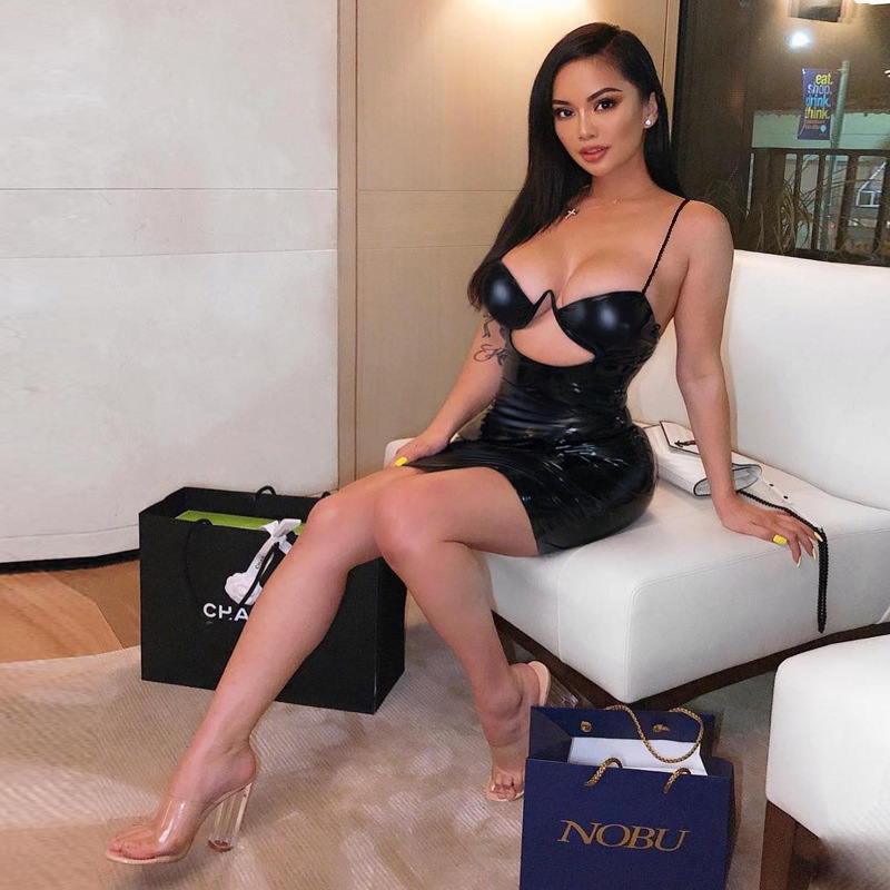 Váy da bóng ngực gọng sexy