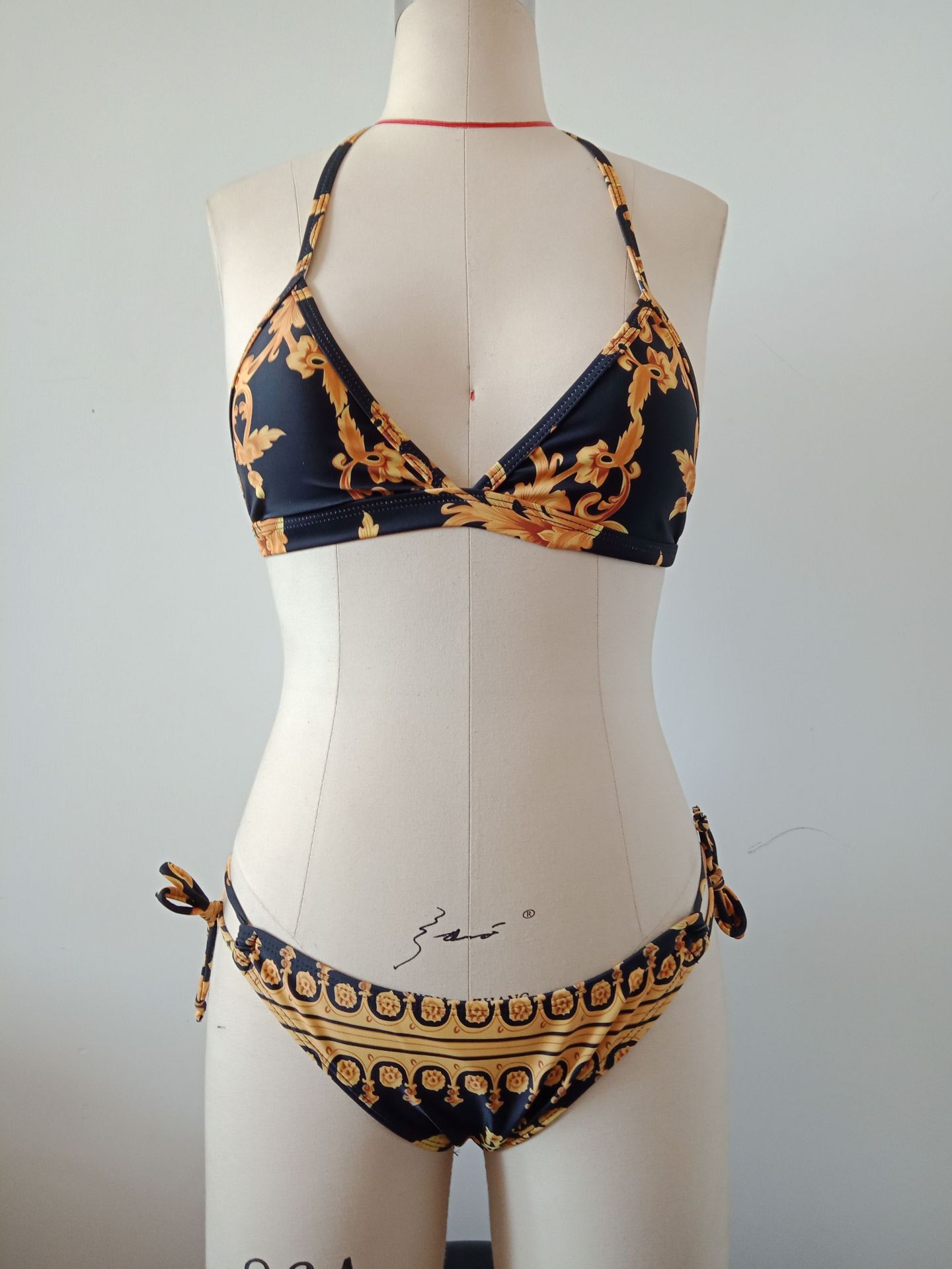 Bikini 2 mảnh Versace cổ điển