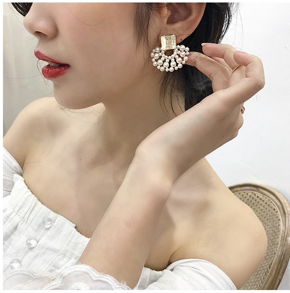 Khuyên tai ngọc trai xòe Hàn Quốc