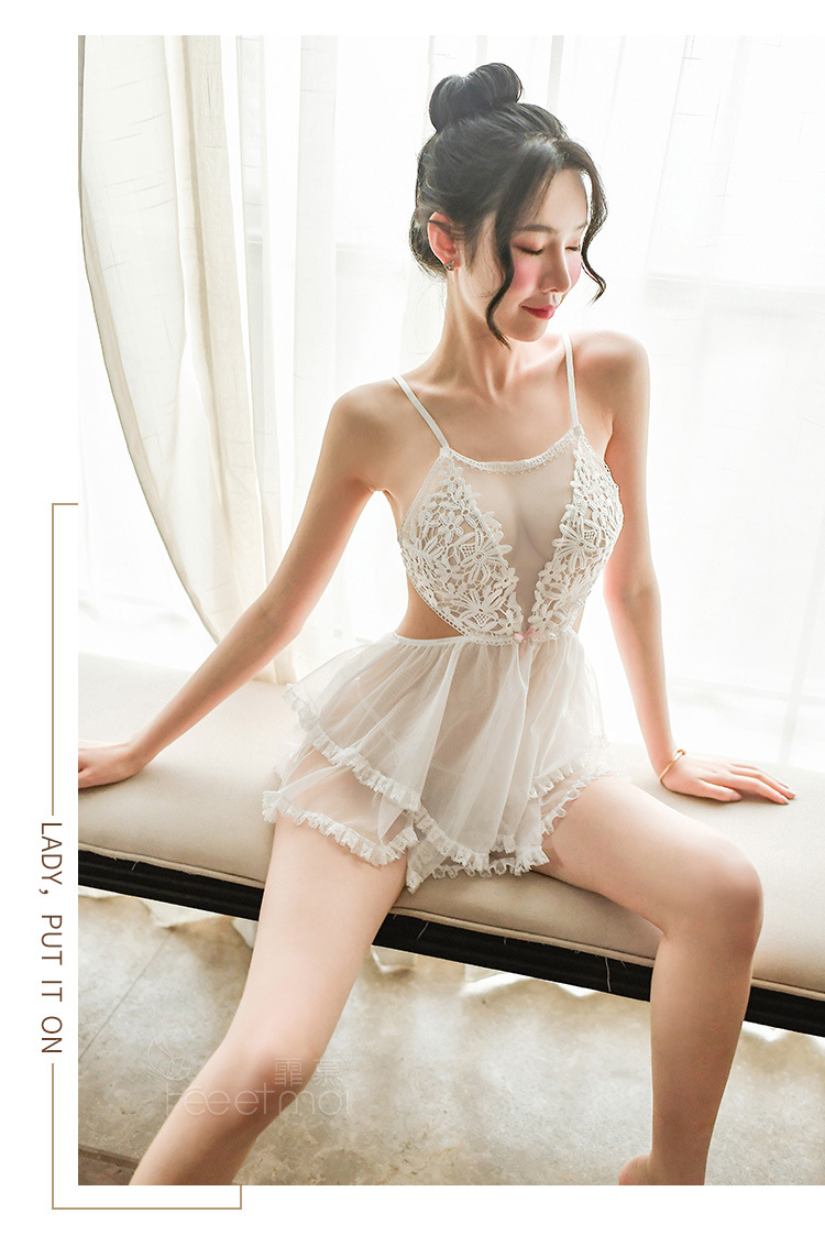Váy ngủ ren hoa chữ V trước ngực