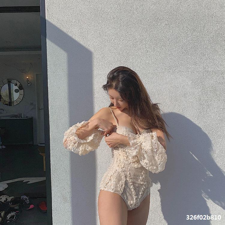 Bikini 1 mảnh ren tay bồng rời