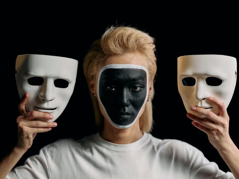 Người Ái Kỷ (Narcissist) Là Gì? Cách Nhận Biết Và Ứng Xử Khôn Ngoan