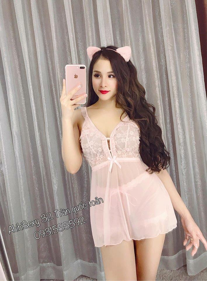váy ngủ màu hồng