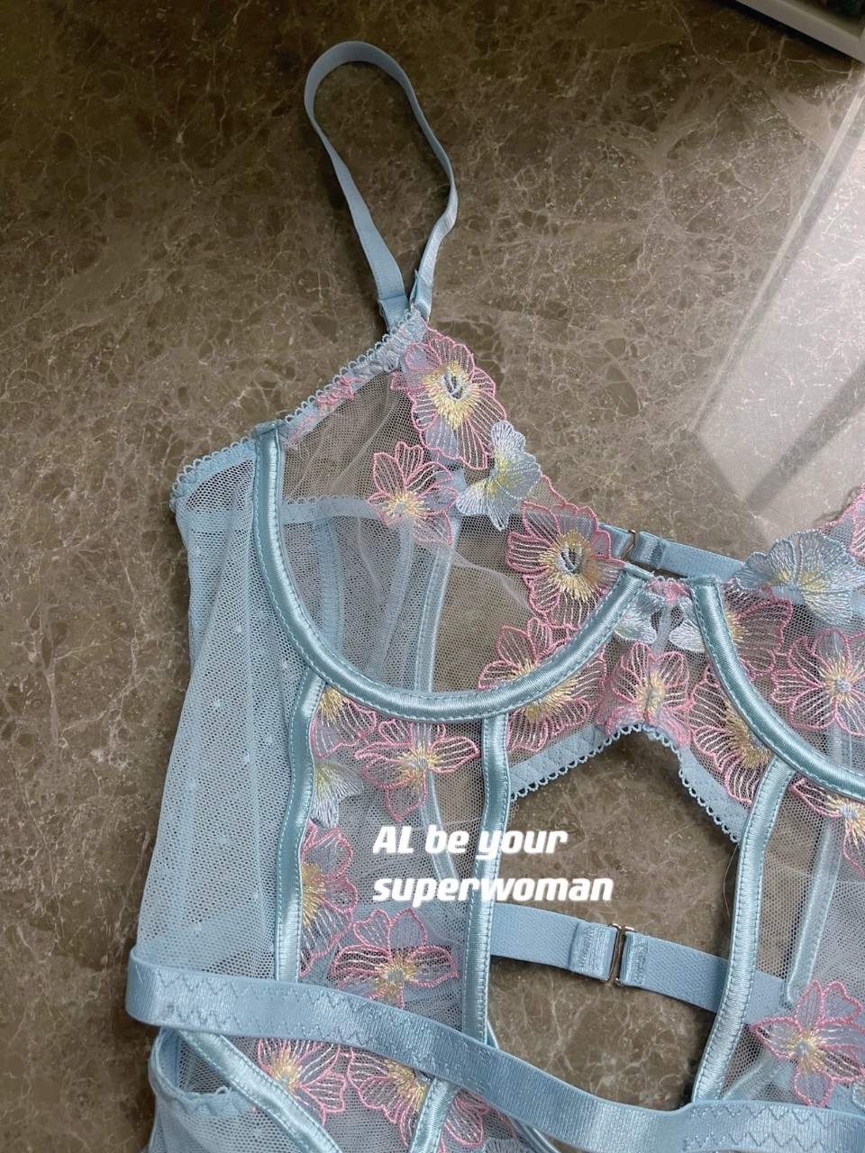 Bodysuit hoa gọng khoét ngực