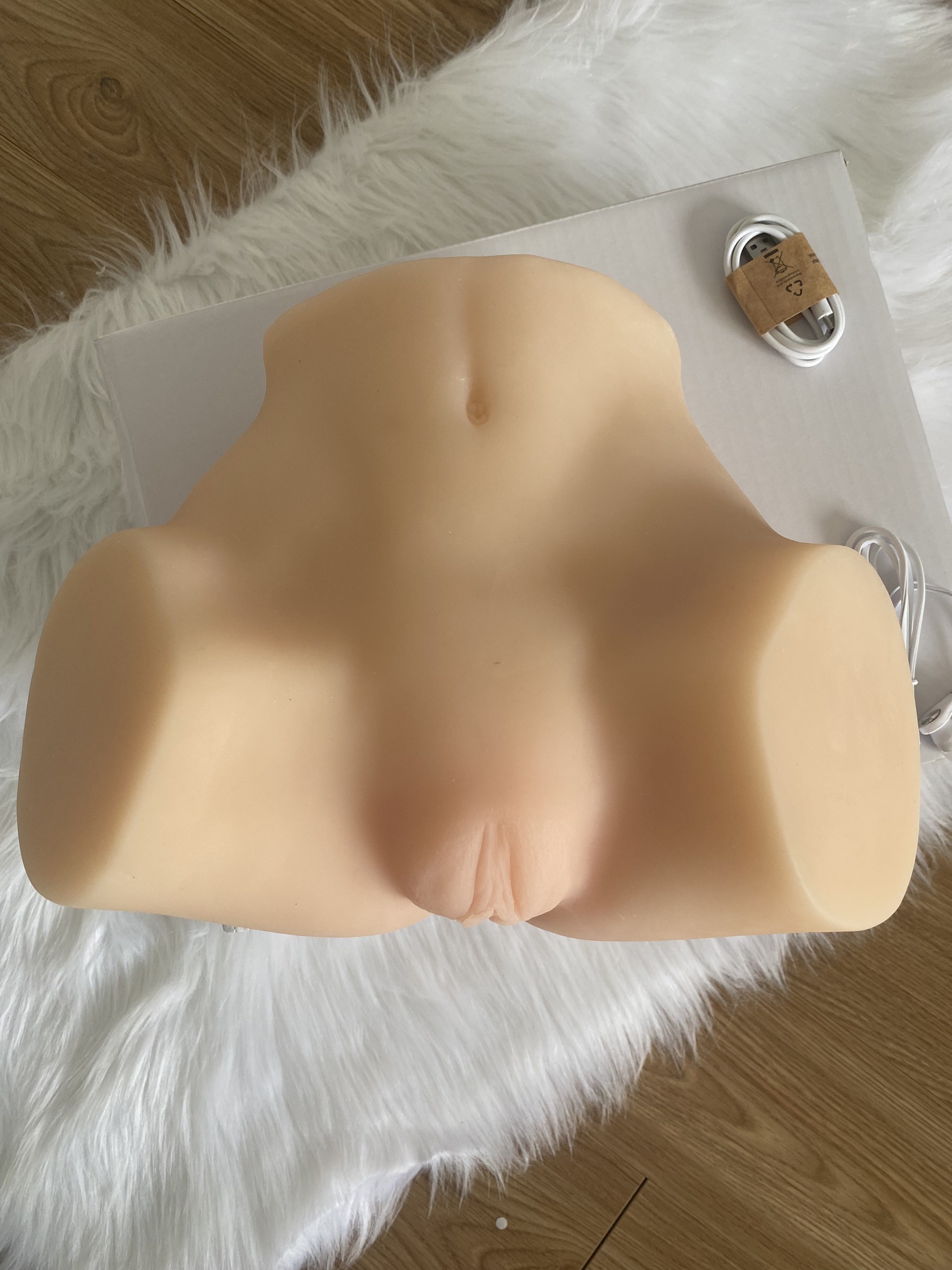 Mông giả nguyên khối cao cấp cỡ lớn tỉ lệ thực tế rung rên tai nghe như thật