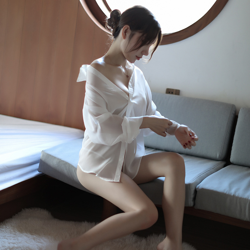 Sơ mi ngủ dài xuyên thấu