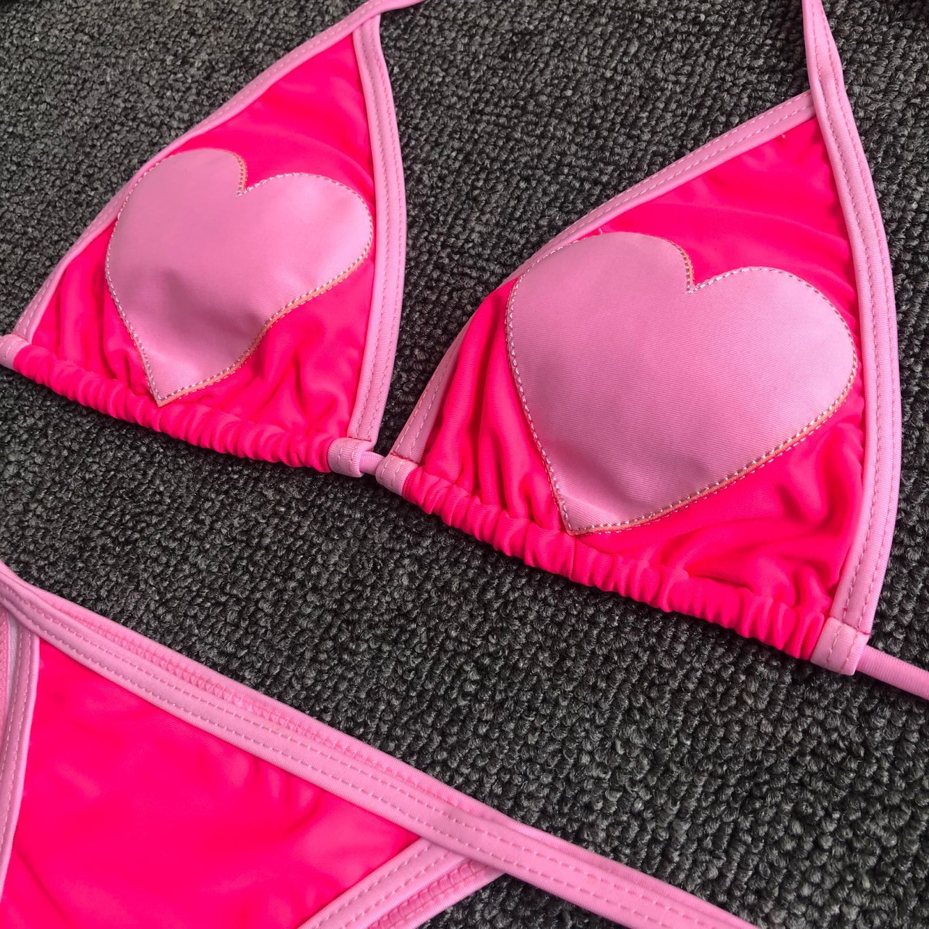 Bikini 2 mảnh trái tim