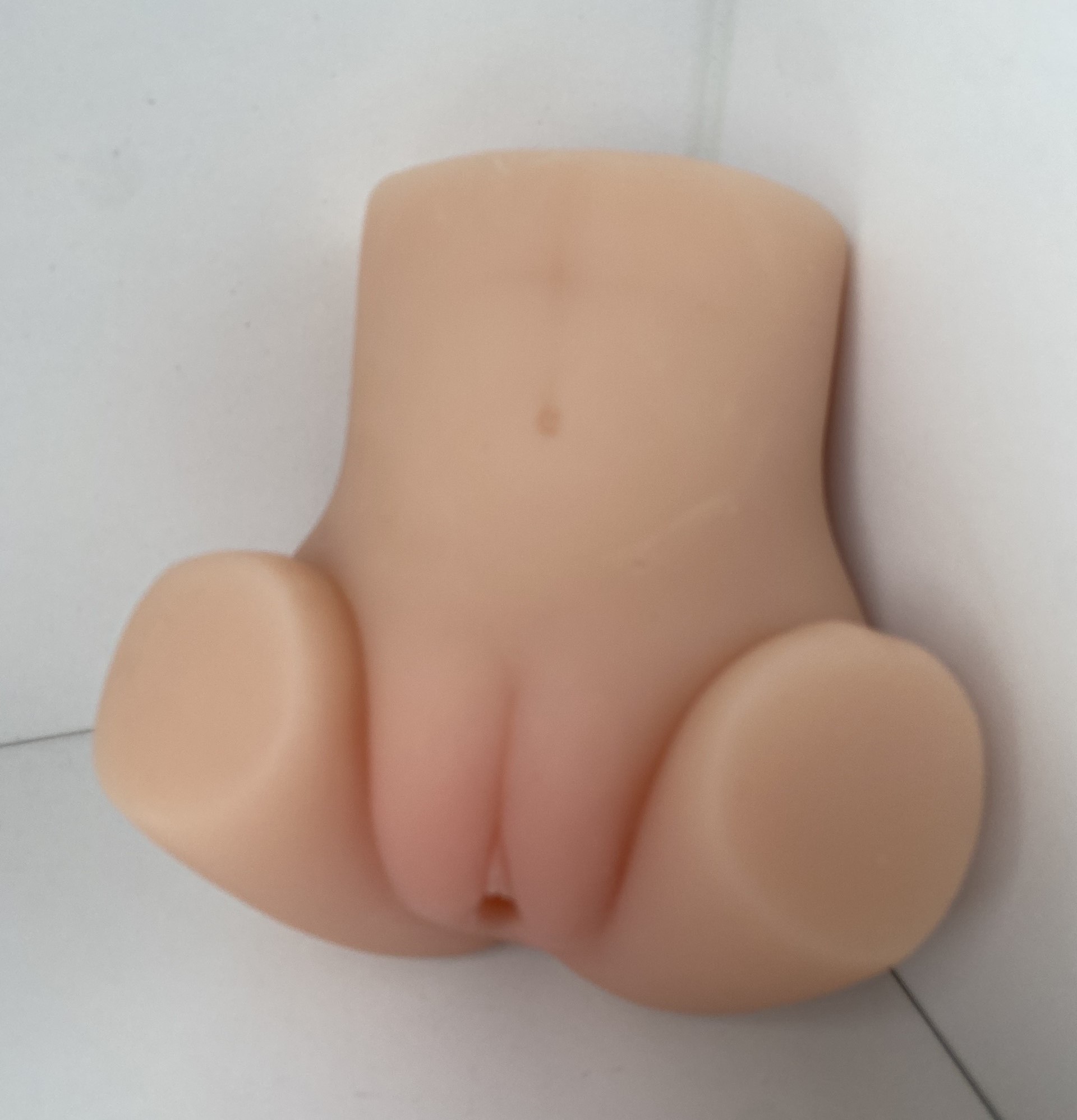 Âm Đạo Giả Cầm Tay Có Mông Đùi Sexy TOY0226 – Cảm Giác Như Thật