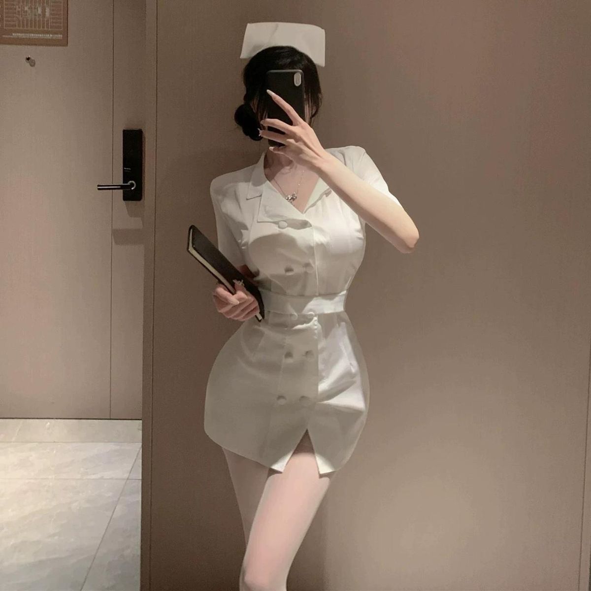 Cách Làm Gái Hư Trên Giường Khiến Chàng Gục Ngã Trong Tình Yêu – Bí Kíp “Nóng Bỏng” Không Thể Quên