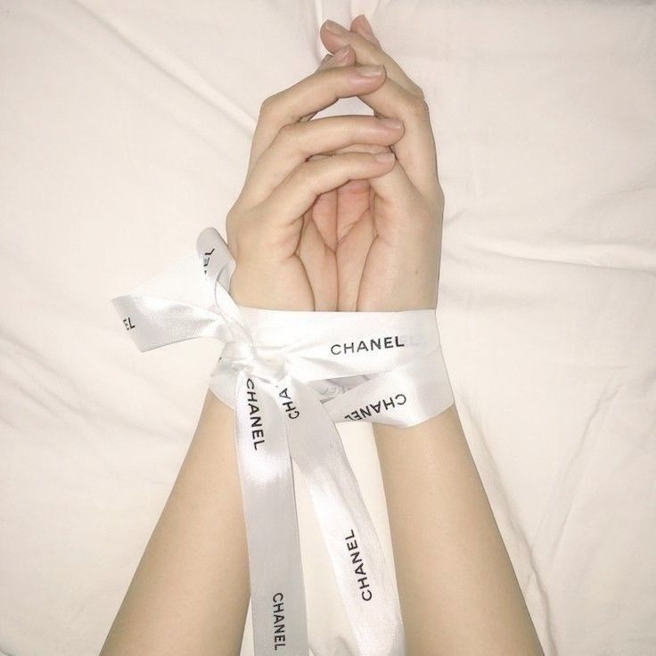 Cách Trói Tay Đối Phương Khi Yêu Như Phim Ngôn Tình: Bí Quyết Làm Người Ấy “Không Thể Thoát”