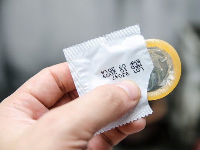 Chất Bôi Trơn Trong Bao Cao Su Có Gây Hại Không? Sự Thật Và Lưu Ý Quan Trọng