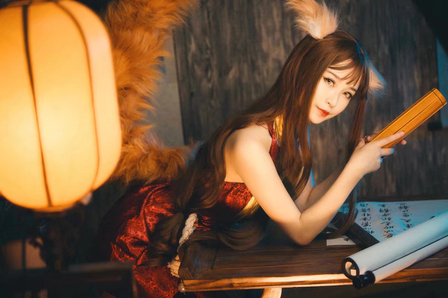 Hóa thân thành “Đát Kỷ” – Hồ ly ma mị hút cạn sinh lực chàng với đuôi cáo cosplay quyến rũ