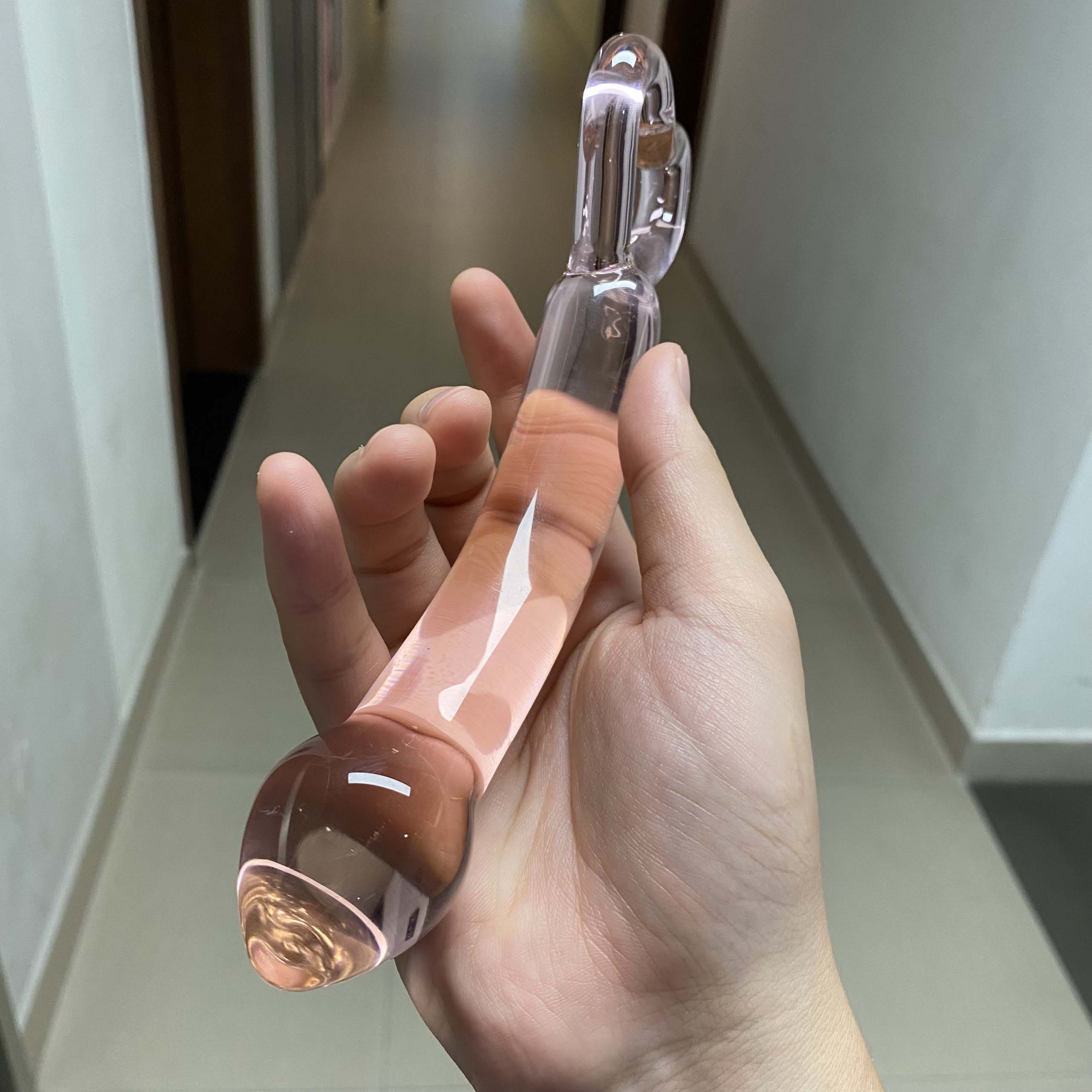 Dương vật giả pha lê hình trái tim cắm mông âm đạo