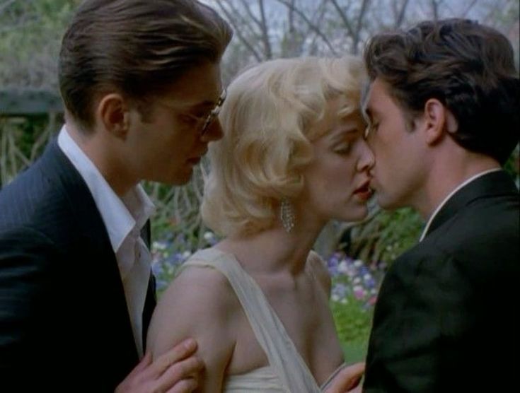 Gangbang Là Gì? Sự Thật Bạn Cần Biết Trước Khi Tìm Hiểu Hoặc Thử