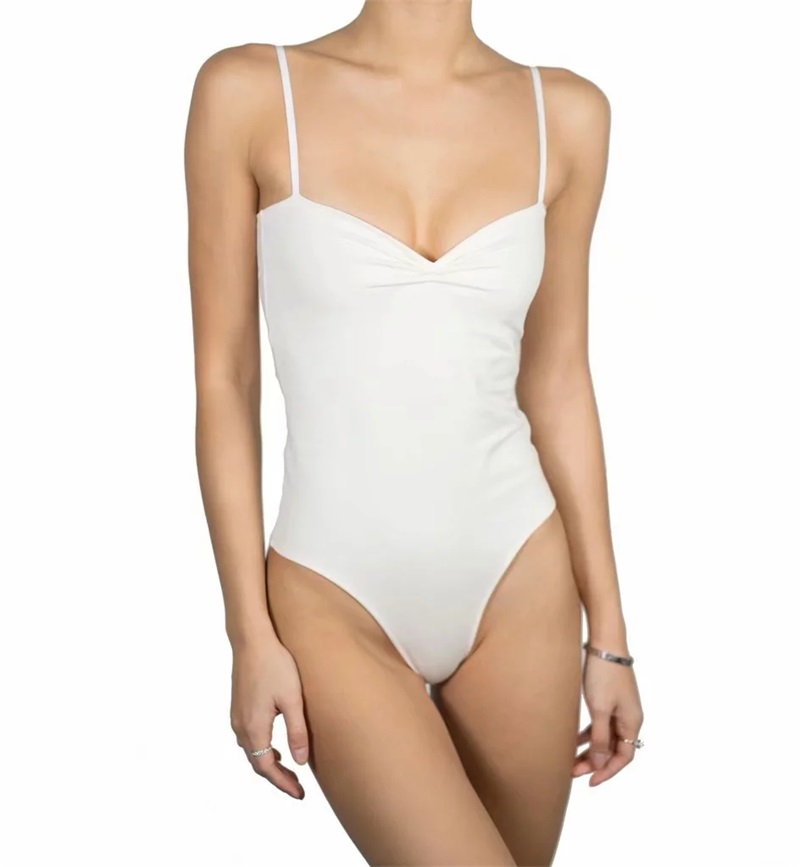 Bodysuit 2 dây trơn dễ phối đồ