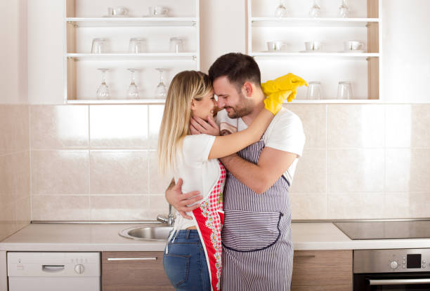Kỹ thuật làm tình trong bếp – Bí quyết biến gian bếp thành chốn yêu nóng bỏng