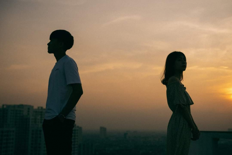 Red Flag Trong Các Mối Quan Hệ: Những Cảnh Báo Bạn Không Nên Bỏ Qua