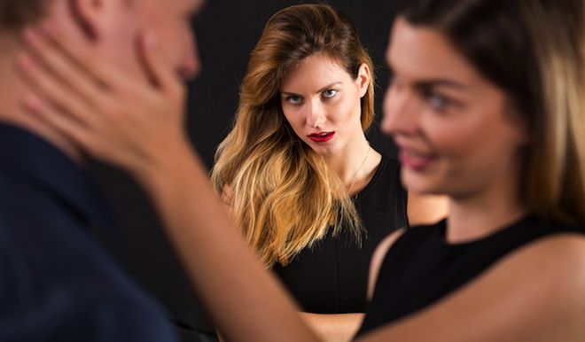 Nam hay nữ dễ ngoại tình hơn? Sự thật khiến bạn bất ngờ