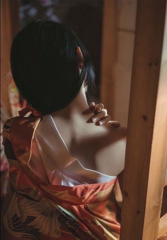 Ngành công nghiệp phim 18+ trị giá tỷ đô: Bí mật phía sau màn ảnh nóng