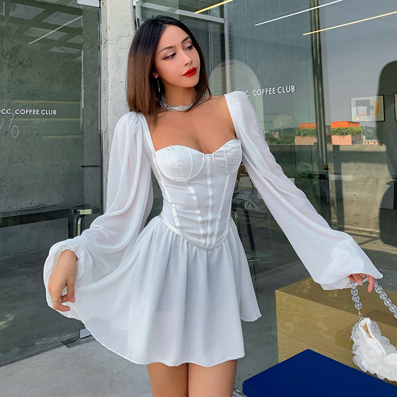 Váy tiểu thư yếm tay dài xòe