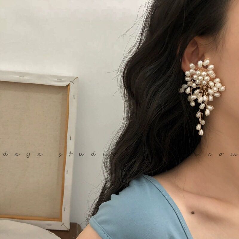 Khuyên tai rễ cây hoa ngọc trai