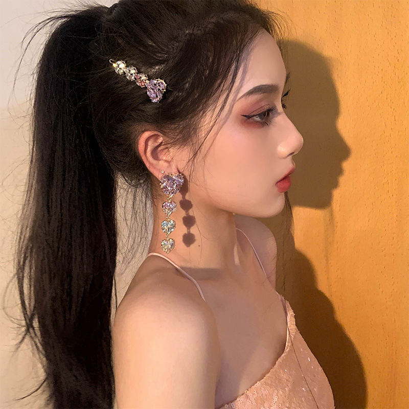 Khuyên tai ngọc nữ trái tim nhiều màu