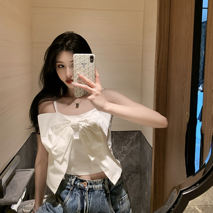 Áo Croptop thắt nơ không đính hoa