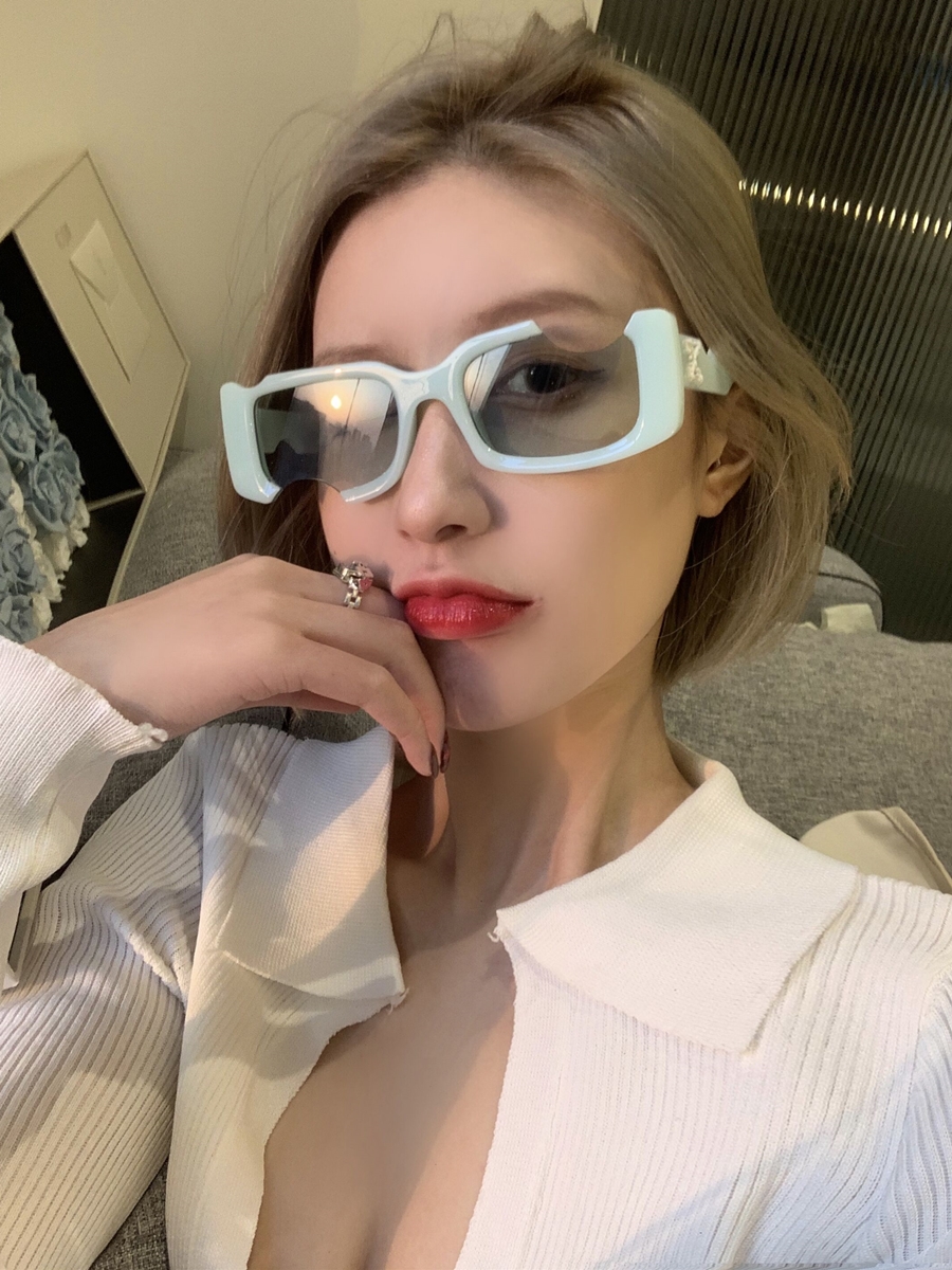 Kính Offwhite dấu X