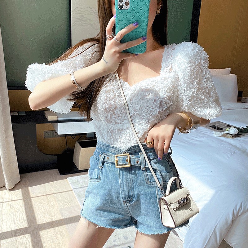 Áo ren tay bồng lỡ