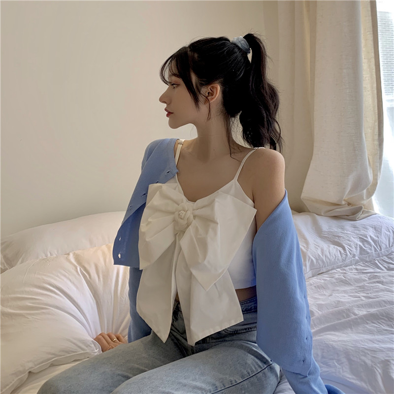 Áo Croptop 2 dây thắt nơ đính hoa