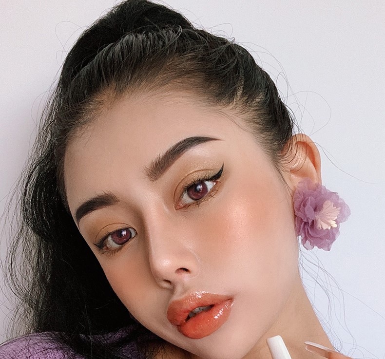 Khuyên tai bông hoa tím