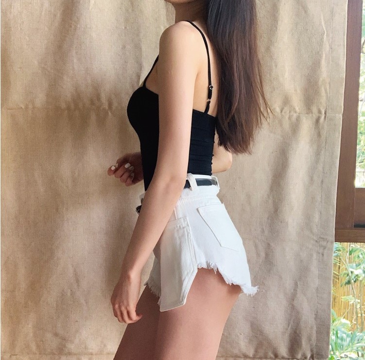 Bodysuit 2 dây trơn dễ phối đồ