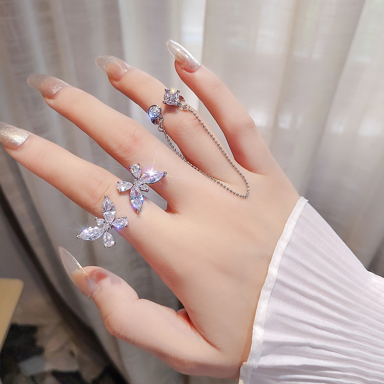 Nhẫn bạc đính ngọc dây dài