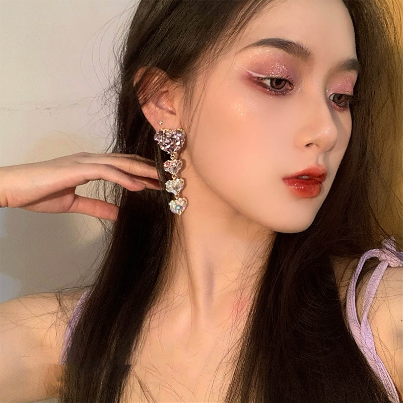 Khuyên tai ngọc nữ trái tim nhiều màu